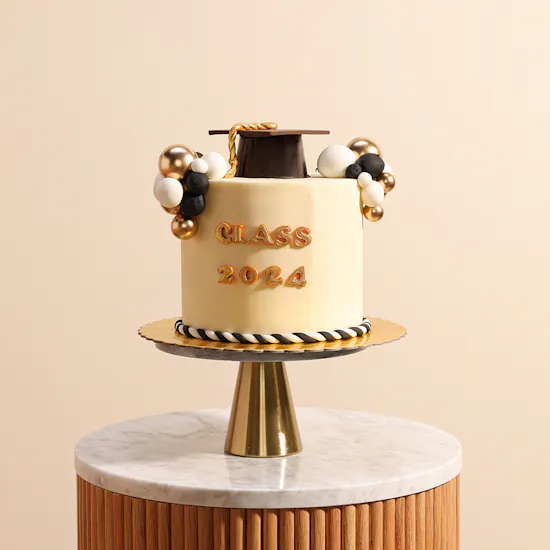 Floward Graduation Cake Class 2024