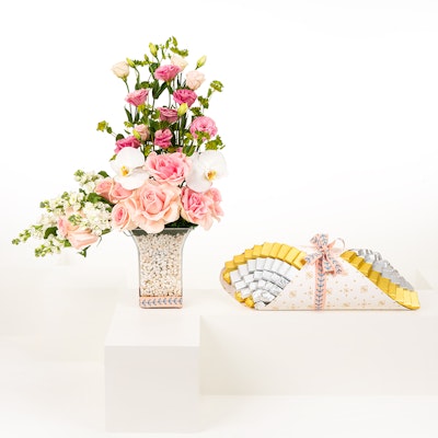 Linne Royal Chocolate Bouquet | Pink Elegance Flowers