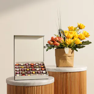 Floward Wish You Are Here Chocolate Box | Glam Flowers Floward Wish You Are Here Chocolate Box | Glam Flowers