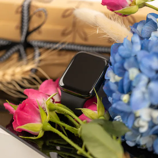 Apple Watch Series 8 Midnight | Delight Flowers
