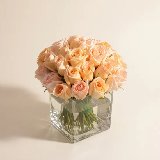 Elegant Peach Rose Vase | 35 Roses