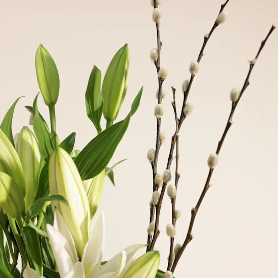 Radiant White Elegance Flower Vase