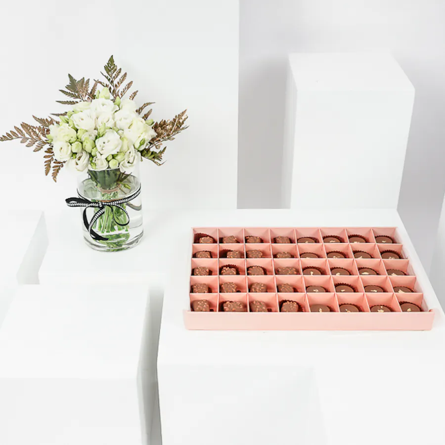 Floward Medium Mixed Chocolate Box | Delicate Blooms Vase 5