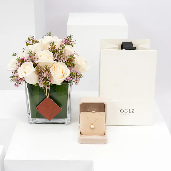 Joolz Pearl Baby Necklace | White Roses