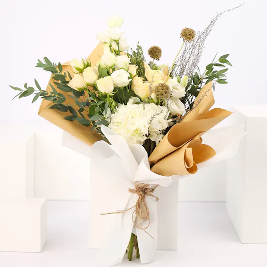 RareFun | White Hydrangea & Eustoma