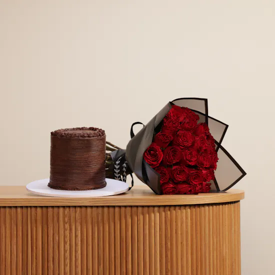 Sweetylicious Chocolate Cake | 25 Red Rose