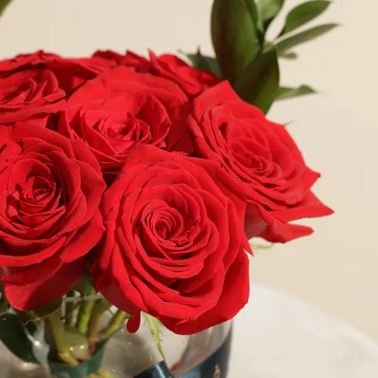 ِِAttractive Flowers Vase