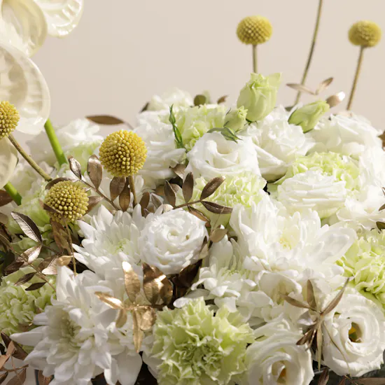 Pearl Elegance Flower Vase