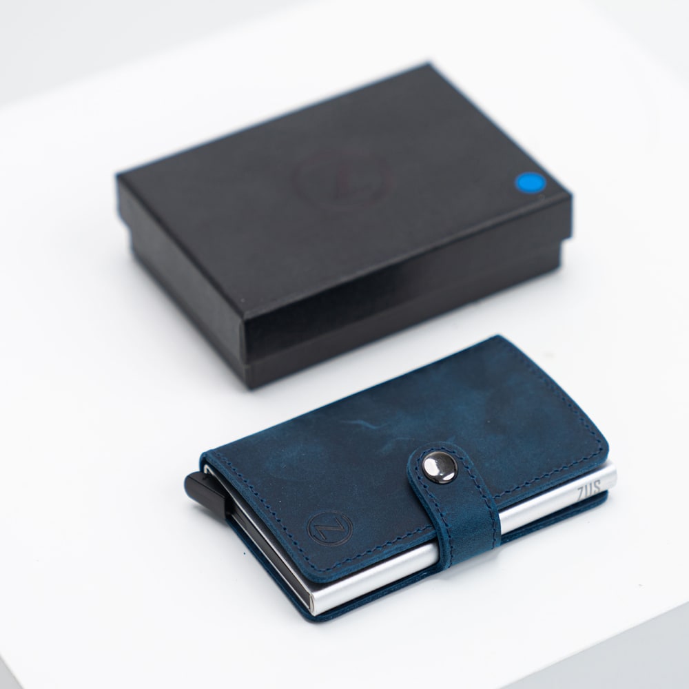 Zus Blue Leather Wallet
