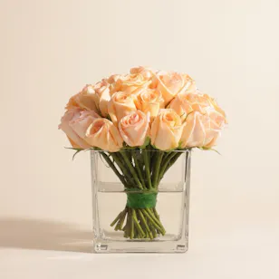 Elegant Peach Rose Vase | 35 Roses Elegant Peach Rose Vase | 35 Roses