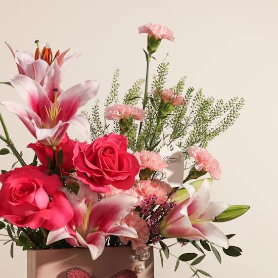 Maisam Qassem New Baby Girl Flowers Vase