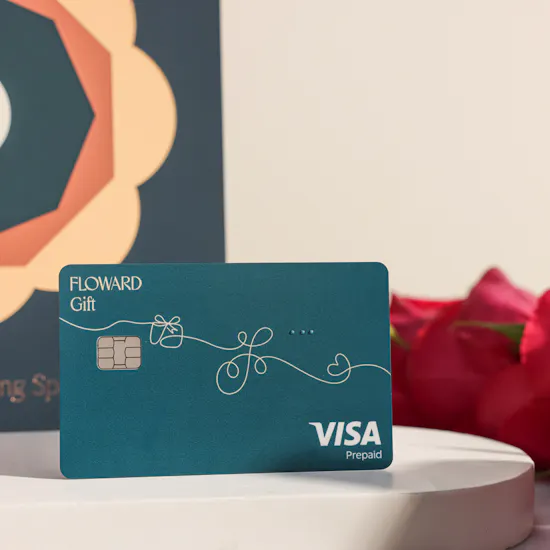 Floward 50 KWD Card | Fuchsia Rose Graduation Lei
