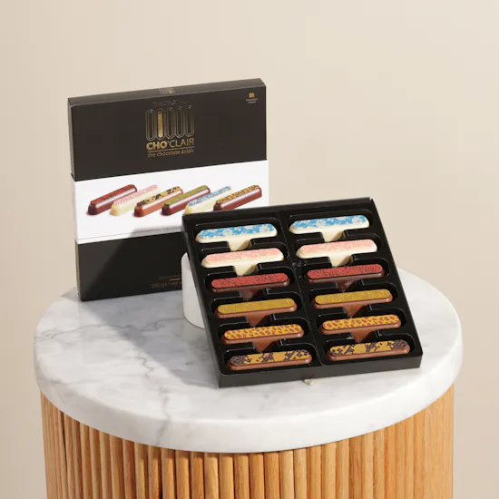 Cho'clair Flatbox Eclair with White Sleeve Box