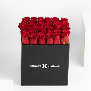 Red Roses | Black Box