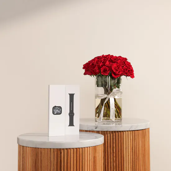 Apple Watch Series 11 GPS Jet Black 42mm Aluminum | Red Roses Vase