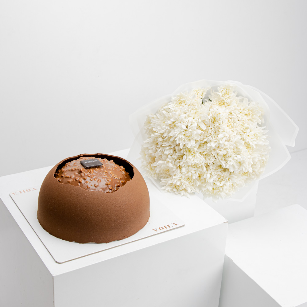 Voila Rôcher Cake with White Chrysanthemum 