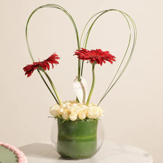 Floward Personalized Photo Red Velvet Pink Cake | Dreamy Flowers Vase and White Balloons