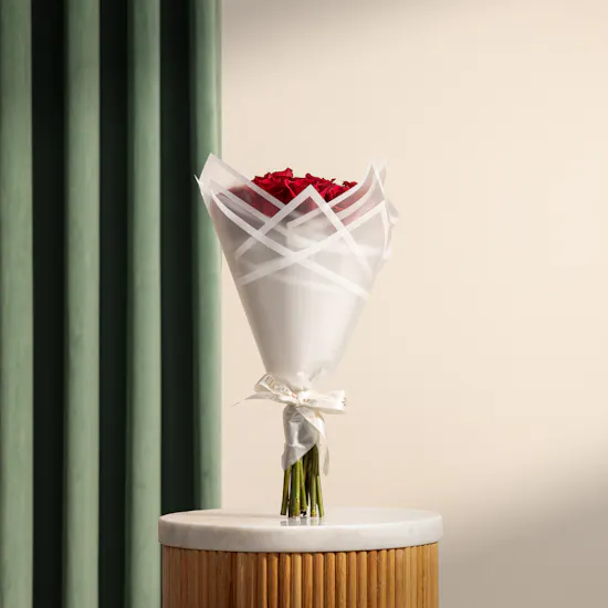 Romantic Radiance Roses Bouquet