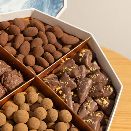 Linne Premium Mixed Chocolate Medium Box