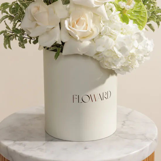 Emirati Women's Day Luminous Flower Box