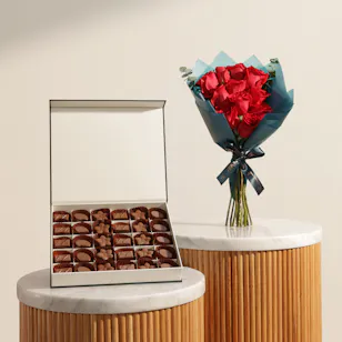 Floward Mix Chocolate Box | Sweet Embrace Flower Bouquet Floward Mix Chocolate Box | Sweet Embrace Flower Bouquet