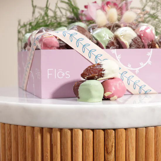 Flōs Mix Chocolate Dates | Pink Flowers