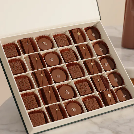 Floward Elegant Chocolates Box | Winter Vibes Flowers Bouquet
