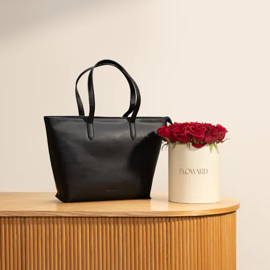 Minilet Classic Zipper Black Leather Handbag | Classic Charm Flowers