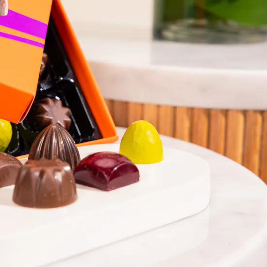 Moko Chocolate Box | Roses Vase