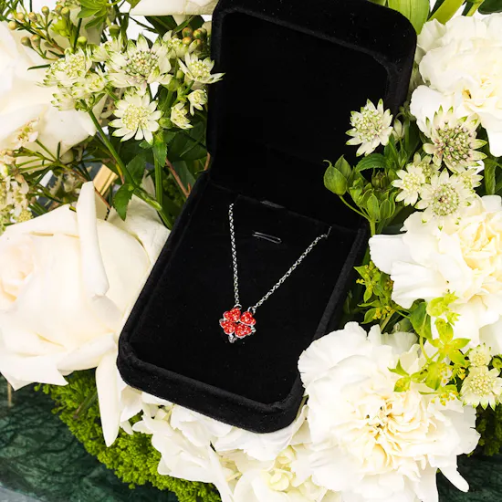 ZUS Magnetic Folding Four Hearts Necklace | Flowers