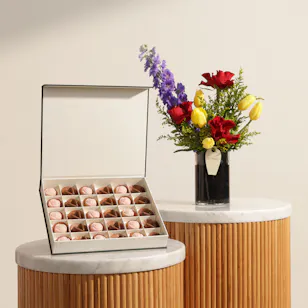 Floward Roses and Hearts Medium Chocolate Box | Purist Flowers Floward Roses and Hearts Medium Chocolate Box | Purist Flowers