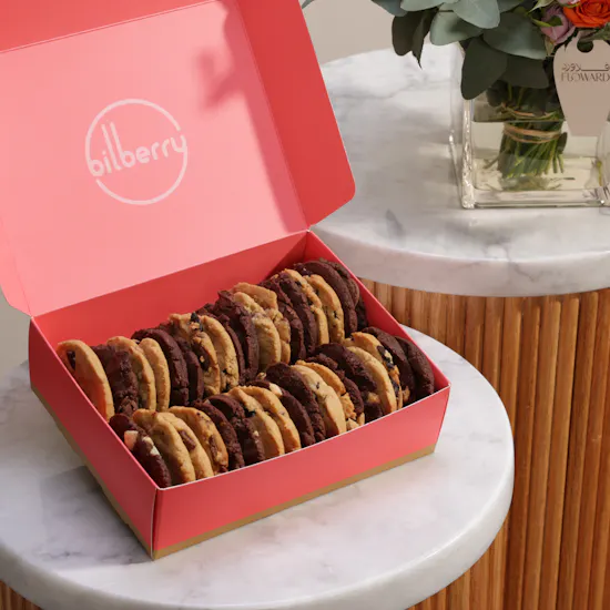 Bilberry Cookies Medium Box | Colorful Vase