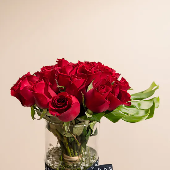 Calm in Red | Rose Vase