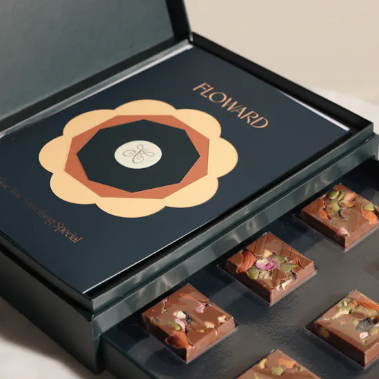 Floward 35 BHD Card and Chocolate Box | Roses Box