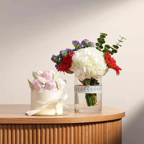 Sweet Atelier Flowers Small Cake | Flowers Vase