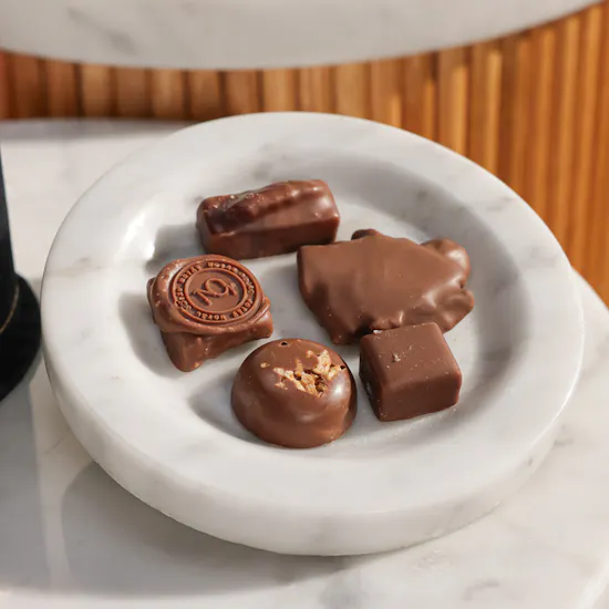Nor Noyau Round Black Velvet Small Chocolate Box | Regal Tides Flowers