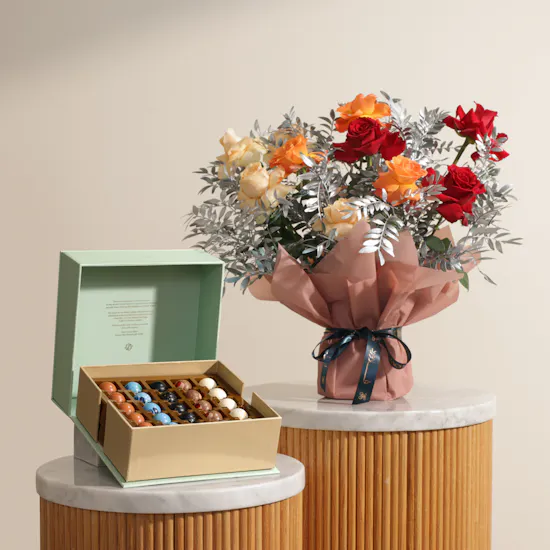Nua Signature Arabesque Large Chocolate Box | Charming Flower Bouquet