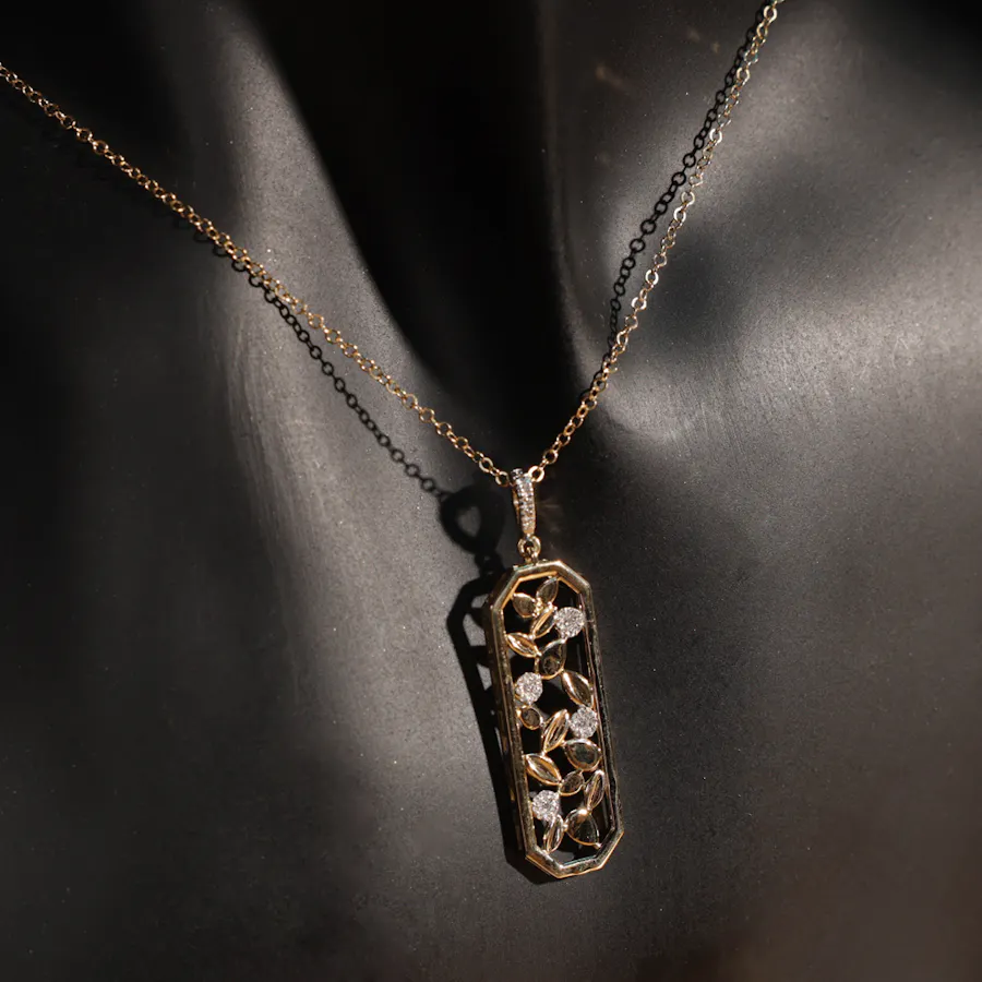 L'azurde Tree of Life Diamond Necklace | 100 Roses Bouquet 5