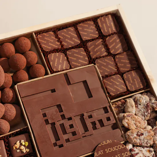 Soucolat Hajj Mabrur Medium Chocolate Wood Tray | 590 g