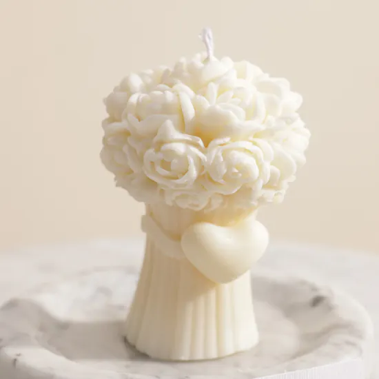 Lelido Flowers Bouquet with Heart Medium Candle