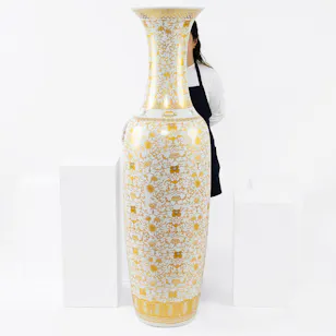 Royalty White Gleaming Vase 160 CM