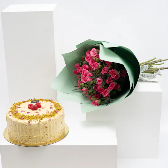 Sucre De Nada Pistachio Cake | Fuchsia Baby Roses