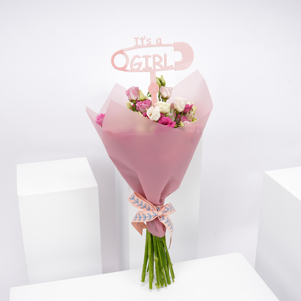 باقة أزهار المولودة الورديه