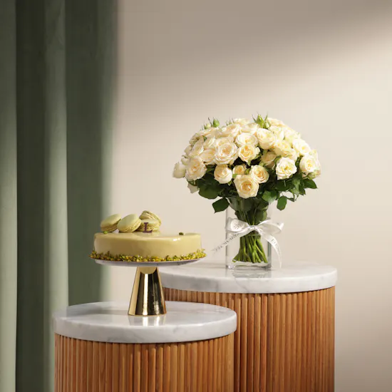 Ladurée Macaron Cake | Romantic Baby Roses Vase