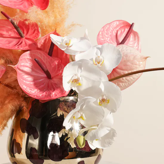 Royal Glow Flowers Vase
