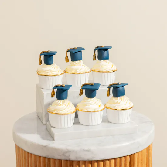 Floward Graduation Blue Hat Cupcakes
