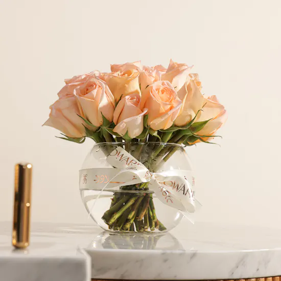 Abdul Samad Al Qurashi Sasura Oud Oil Set | Graceful Peach Rose Vase