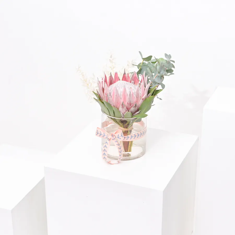 Beauty Protea | Glass Vase 1