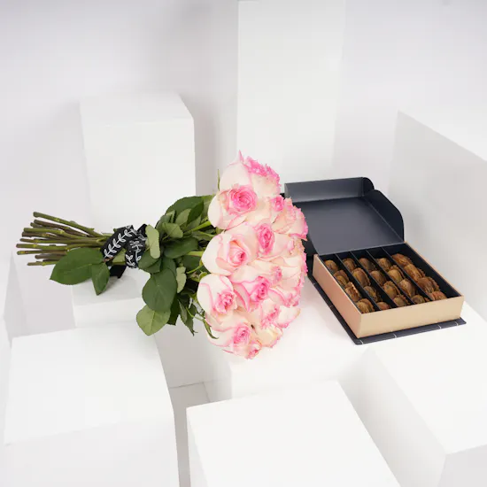 Nua Dates Signature Gifting Box 250g | Roses
