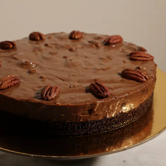 Helen's bakery Galaxy and Pecan Cake | Joyful Flowers Vase